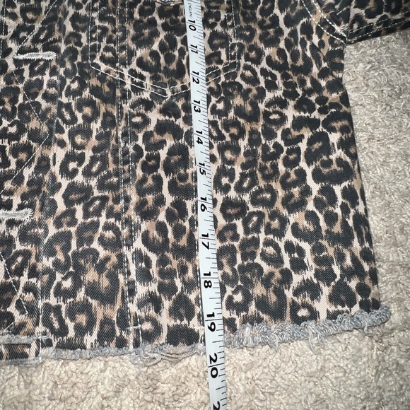 Free People Frayed Hem Leopard‎ Denim Jacket Women Sz Medium Oversized - Picture 10 of 11